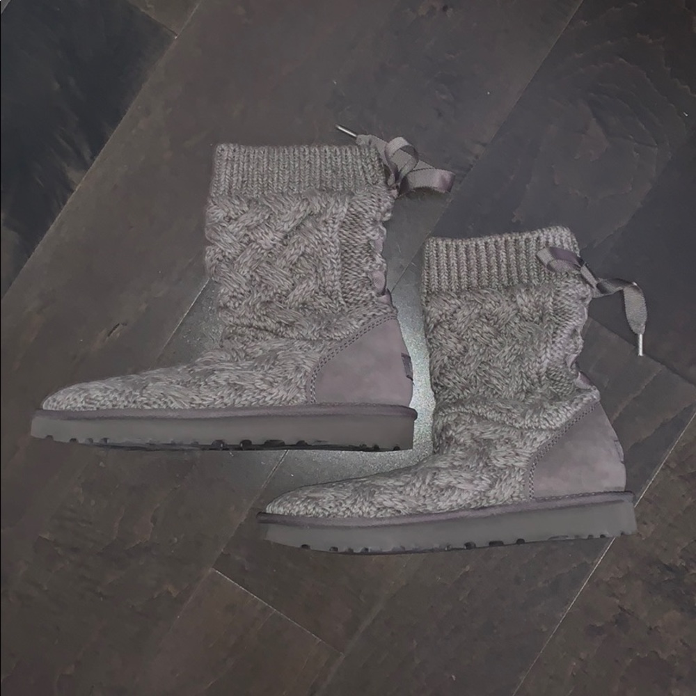 BRAND NEW UGG ISLA BOOTS!